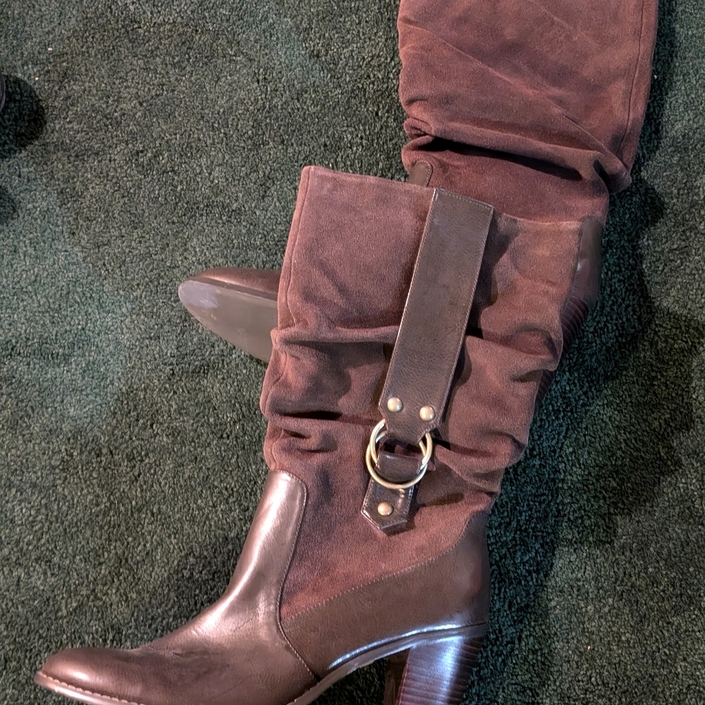 Genuine Suede and Leather a chocolate Brown Buckle Boots sz 9 like new - Picture 3 of 6